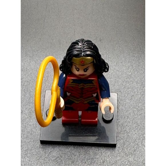 Lego Super Heroes Wonder Woman Exclusive Minifigure + Lasso 76026/sh392 - Picture 5 of 7